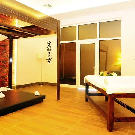 ホテル Prenses & シダ